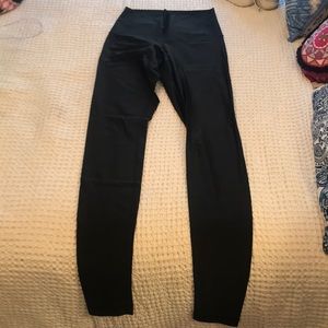 Size 6 or 8 Full length black lulu